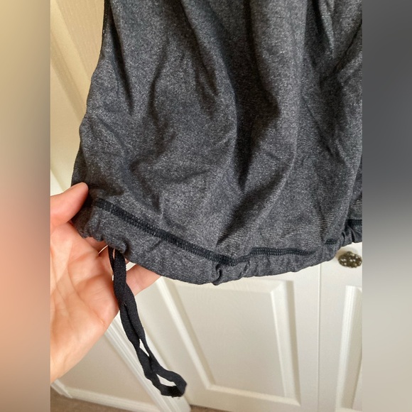 Lululemon tank top with super lightweight body fabric - Picture 4 of 7